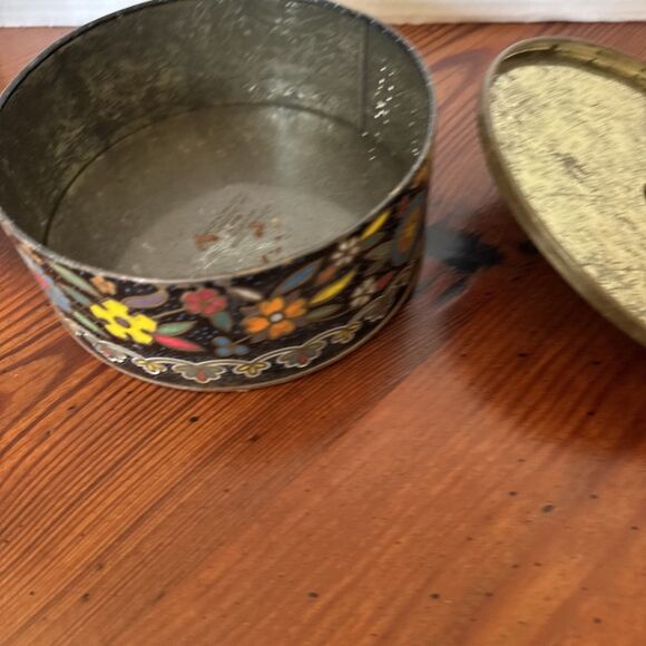 Vintage 1975 Daher Black Floral Series Embossed Biscuit Tin Made in England - Picture 7 of 13